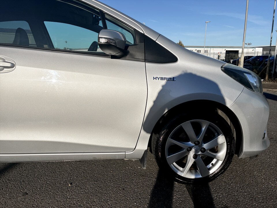 Used Toyota Yaris 2012 for sale - 77916599: Photo 35