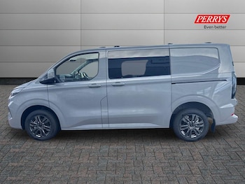 Used Ford Tourneo Custom 2025 for sale - 76669294: Photo