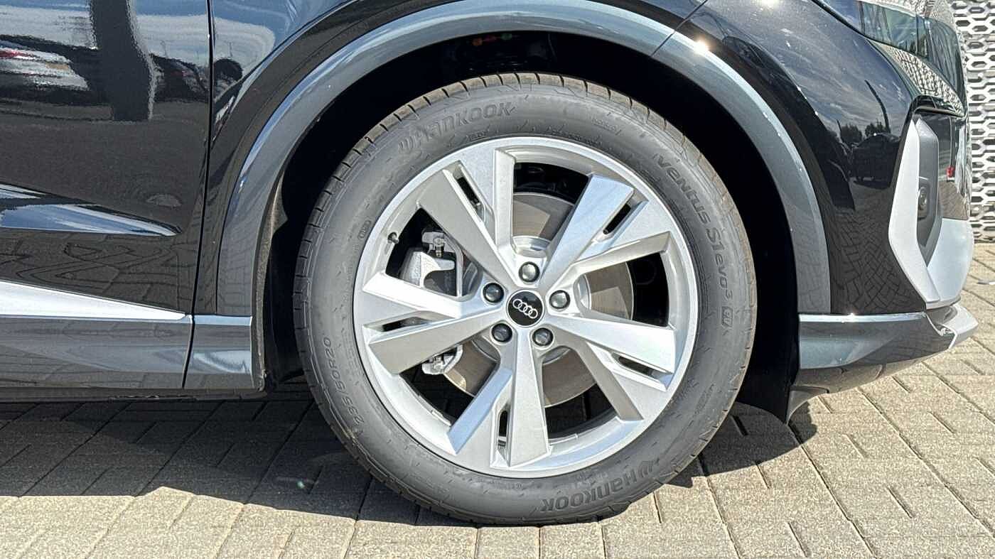 Used Audi Q4 e-tron 2025 for sale - 78080556: Photo 5