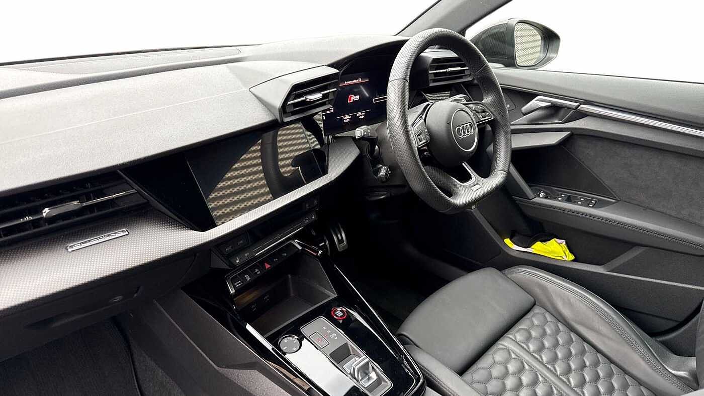 Used Audi RS3 2024 for sale - 76677705: Photo 2