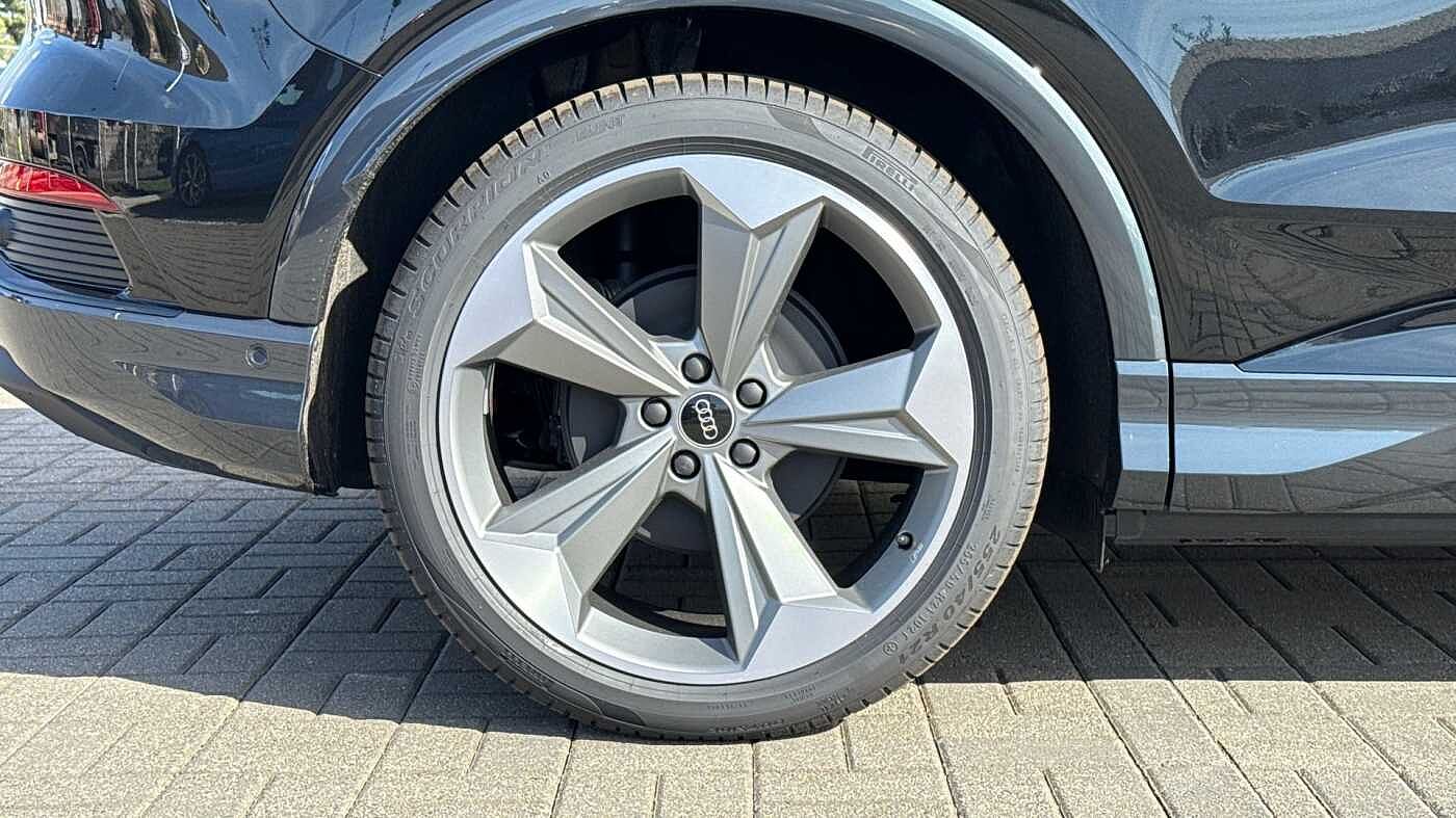 Used Audi Q4 e-tron 2025 for sale - 76679620: Photo 5