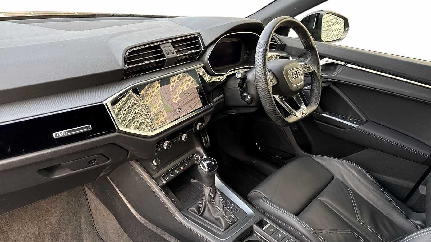 Used Audi Q3 2024 for sale - 76677773: Photo 2