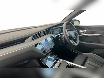 Used Audi Q8 2023 for sale - 78433519: Photo