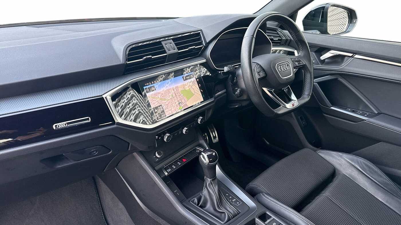 Used Audi Q3 2023 for sale - 76676974: Photo 2