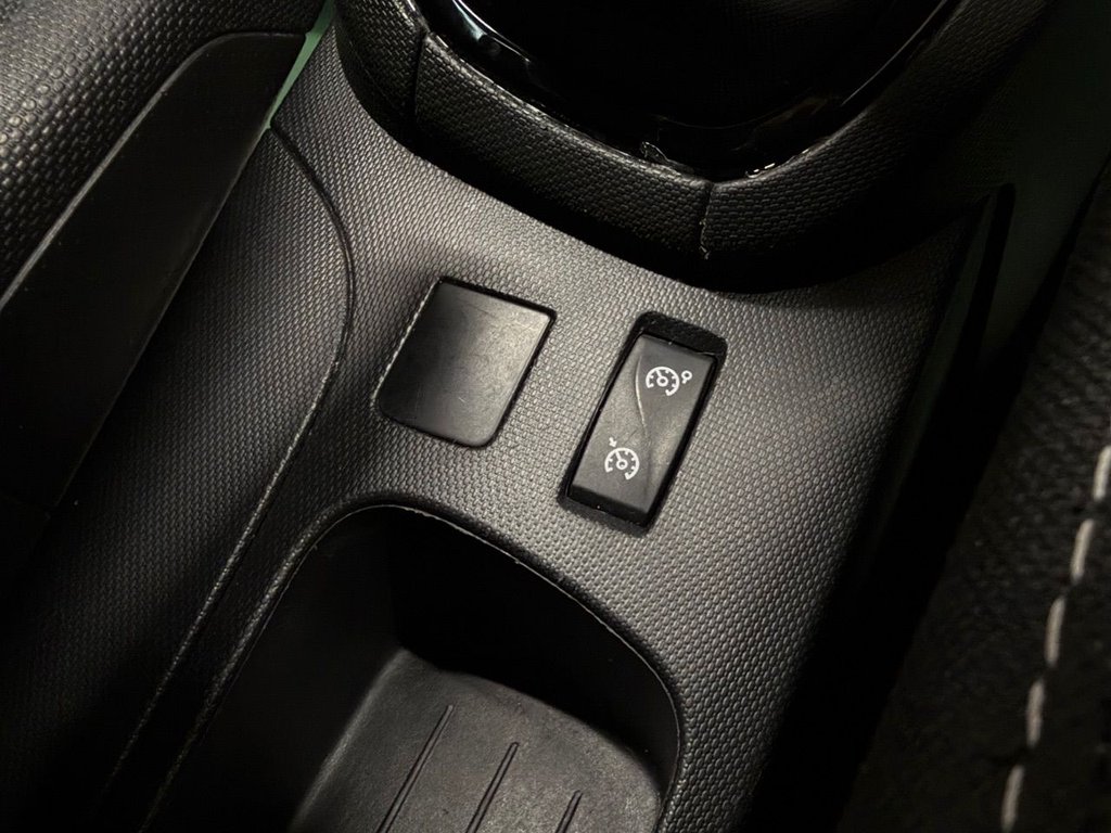 Used Renault Clio 2013 for sale - 76124184: Photo 33