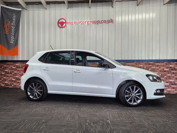 Used Volkswagen Polo 2015 for sale - 75727234: Photo 2