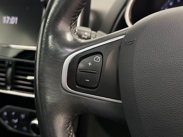 Used Renault Clio 2017 for sale - 76202553: Photo 17
