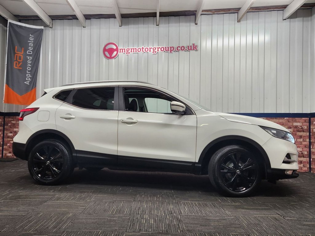 Used Nissan Qashqai 2018 for sale - 76605181: Photo 2