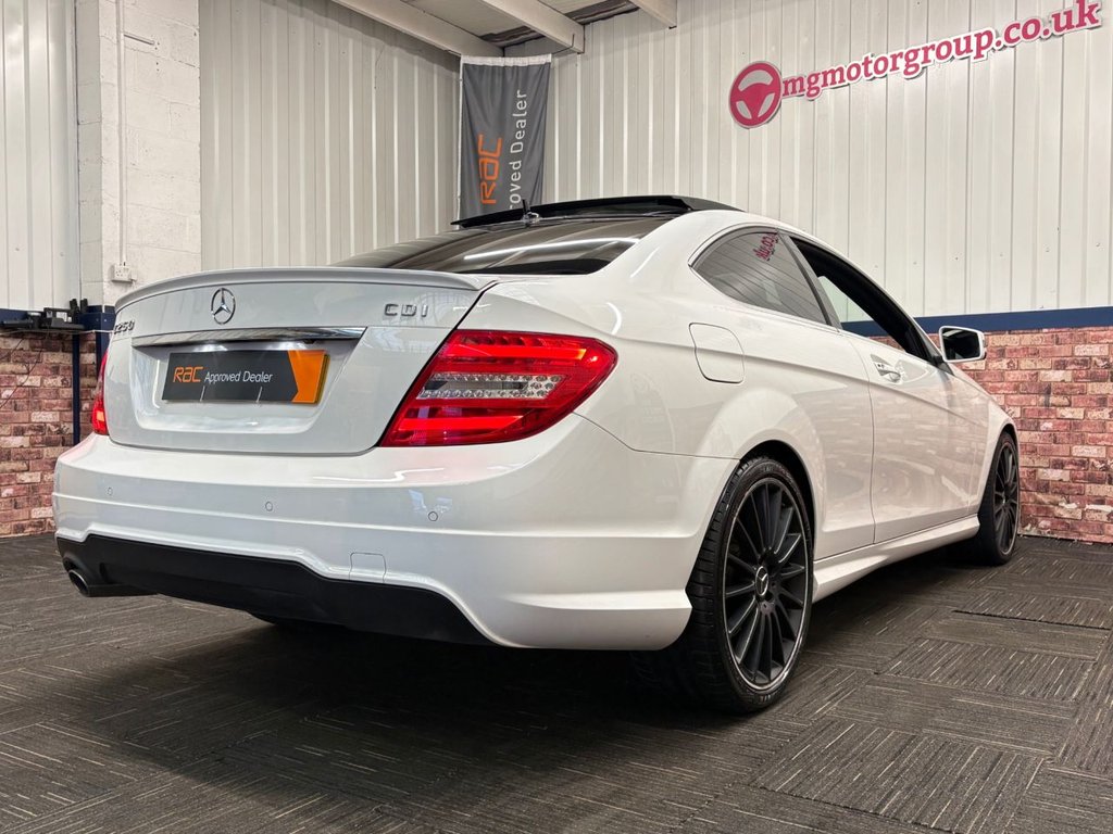 Used Mercedes-Benz C Class 2014 for sale - 77706168: Photo 17