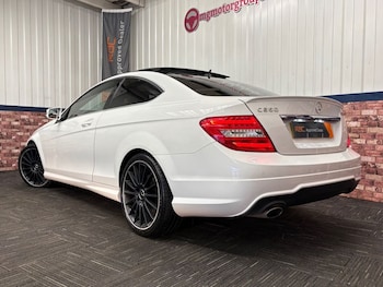 Used Mercedes-Benz C Class 2014 for sale - 77706168: Photo