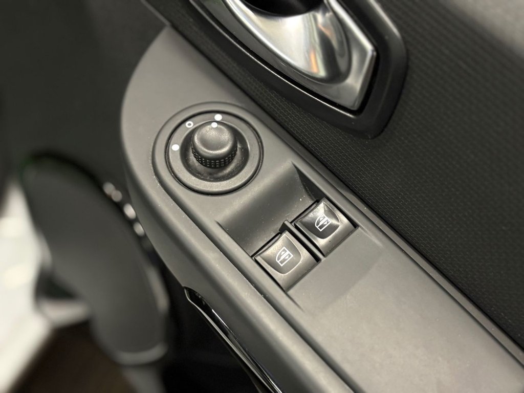 Used Renault Clio 2016 for sale - 77477625: Photo 28