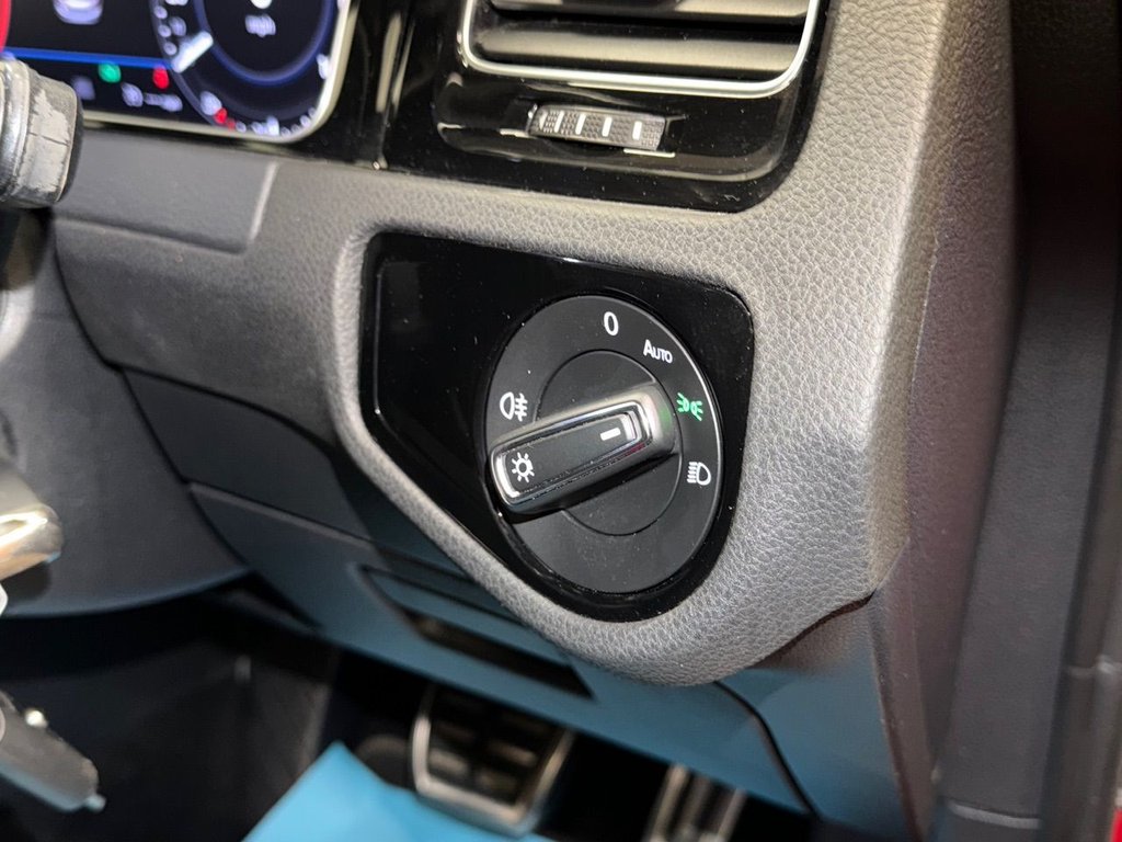 Used Volkswagen Golf 2018 for sale - 76941564: Photo 31