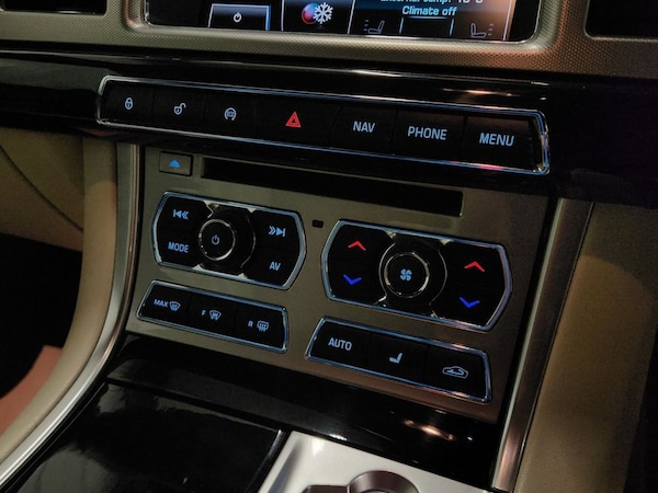 Used Jaguar XF 2015 for sale - 76303501: Photo 25