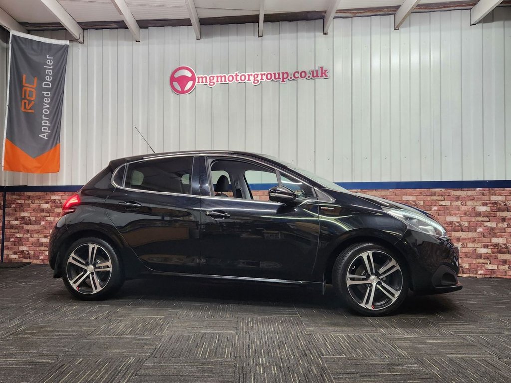 Used Peugeot 208 2018 for sale - 76768186: Photo 2