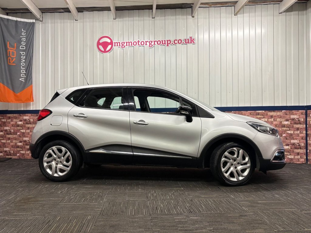 Used Renault Captur 2015 for sale - 77226899: Photo 2