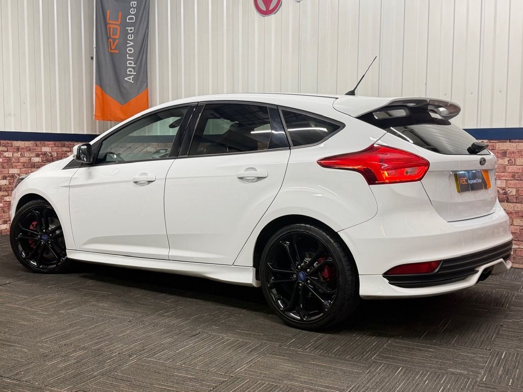 Used Ford Focus 2016 for sale - 76840829: Photo 3