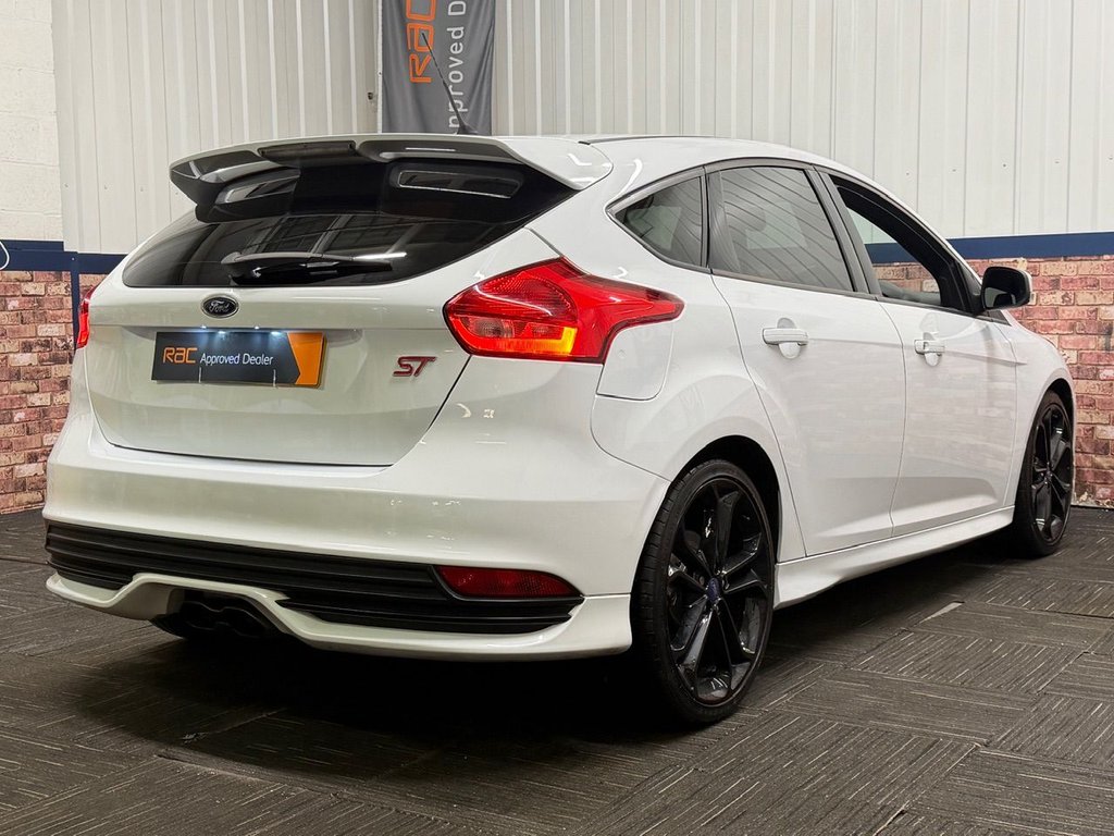 Used Ford Focus 2016 for sale - 76840829: Photo 8