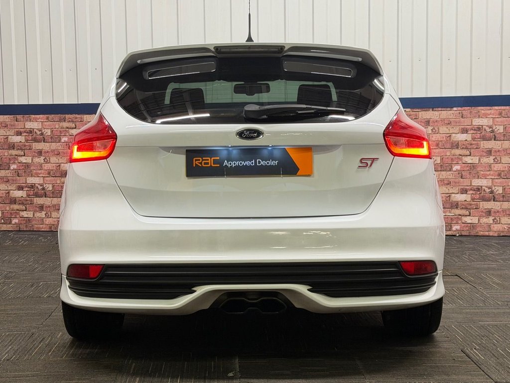 Used Ford Focus 2016 for sale - 76840829: Photo 9