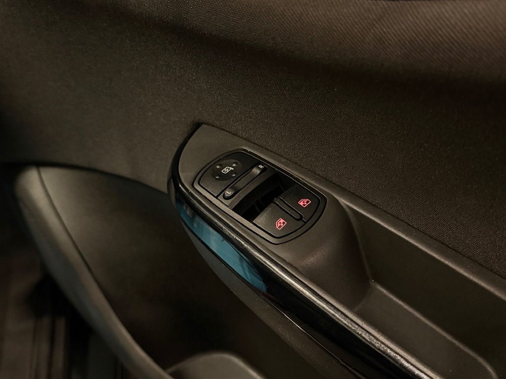 Used Vauxhall Corsa 2015 for sale - 77293337: Photo 30