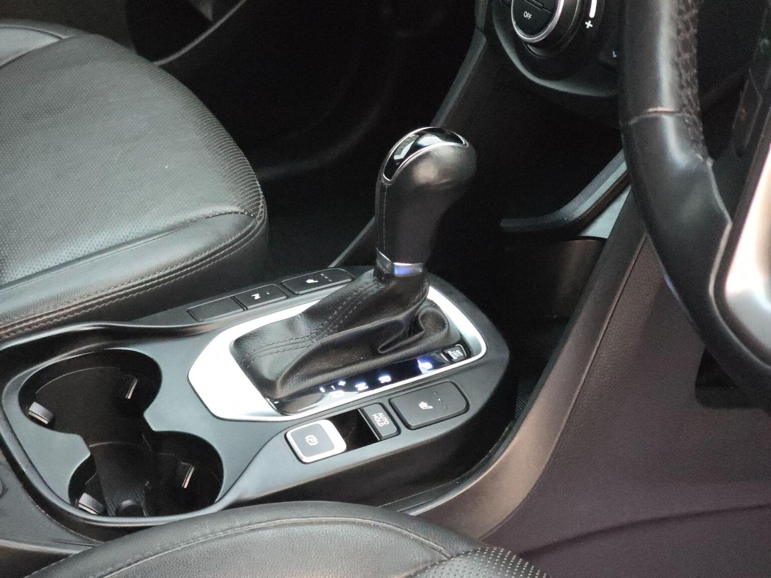 Used Hyundai Santa Fe 2017 for sale - 76974374: Photo 10