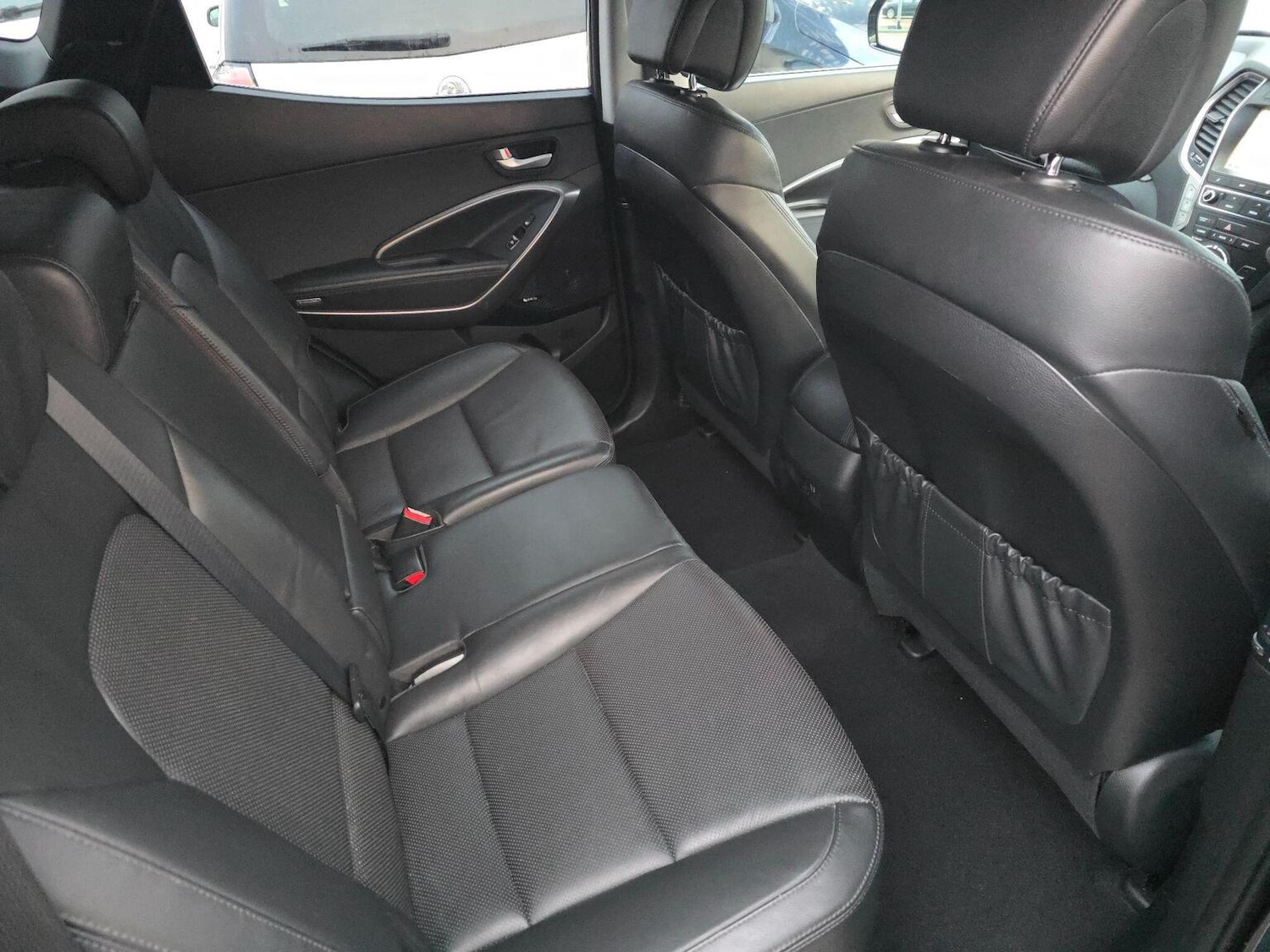 Used Hyundai Santa Fe 2017 for sale - 76974374: Photo 11