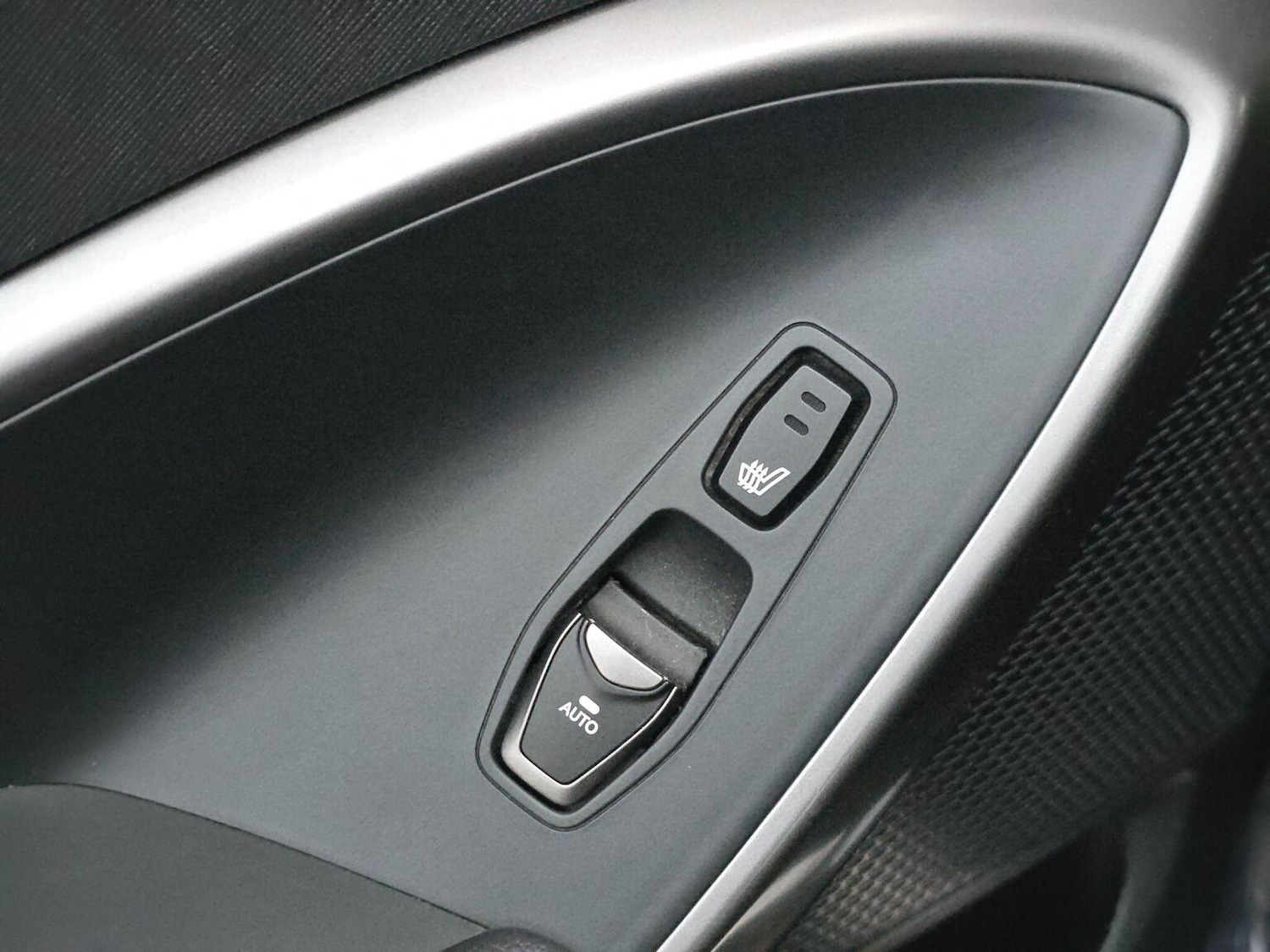 Used Hyundai Santa Fe 2017 for sale - 76974374: Photo 18