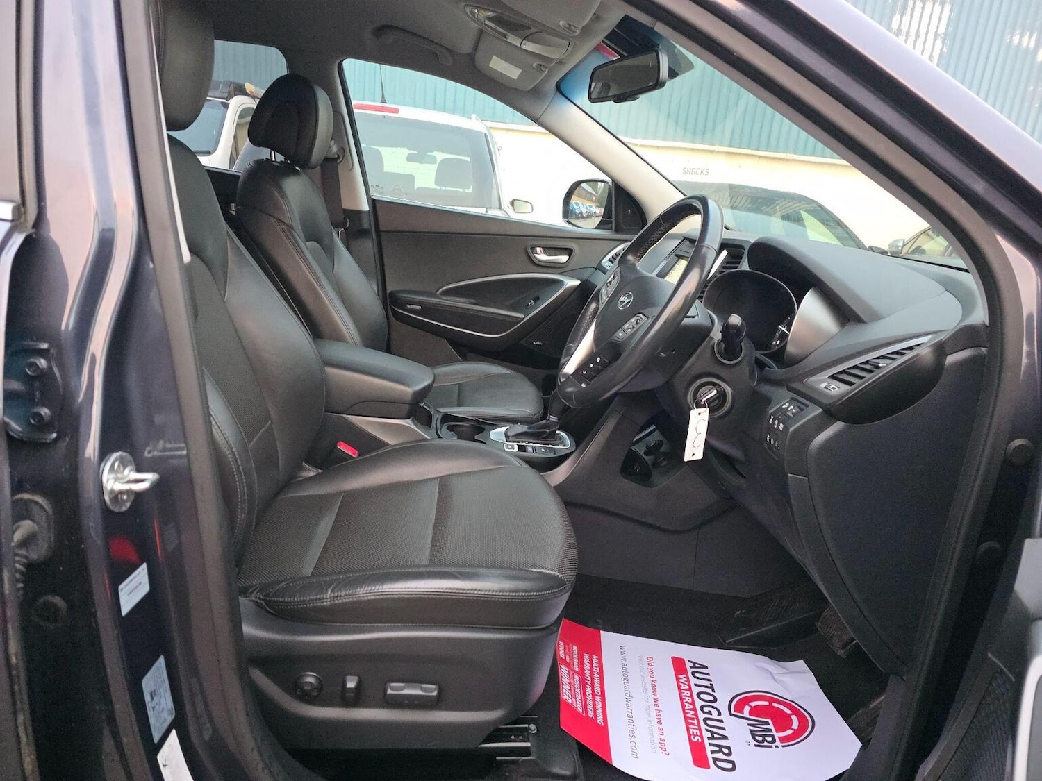 Used Hyundai Santa Fe 2017 for sale - 76974374: Photo 2