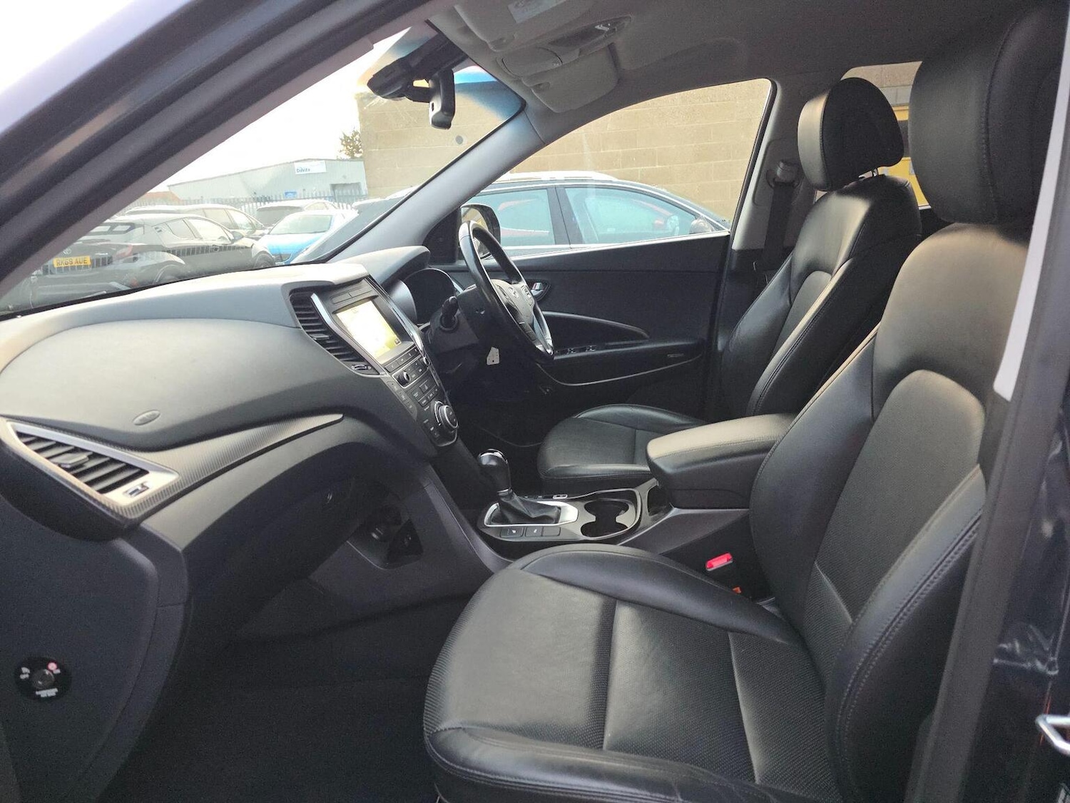 Used Hyundai Santa Fe 2017 for sale - 76974374: Photo 28