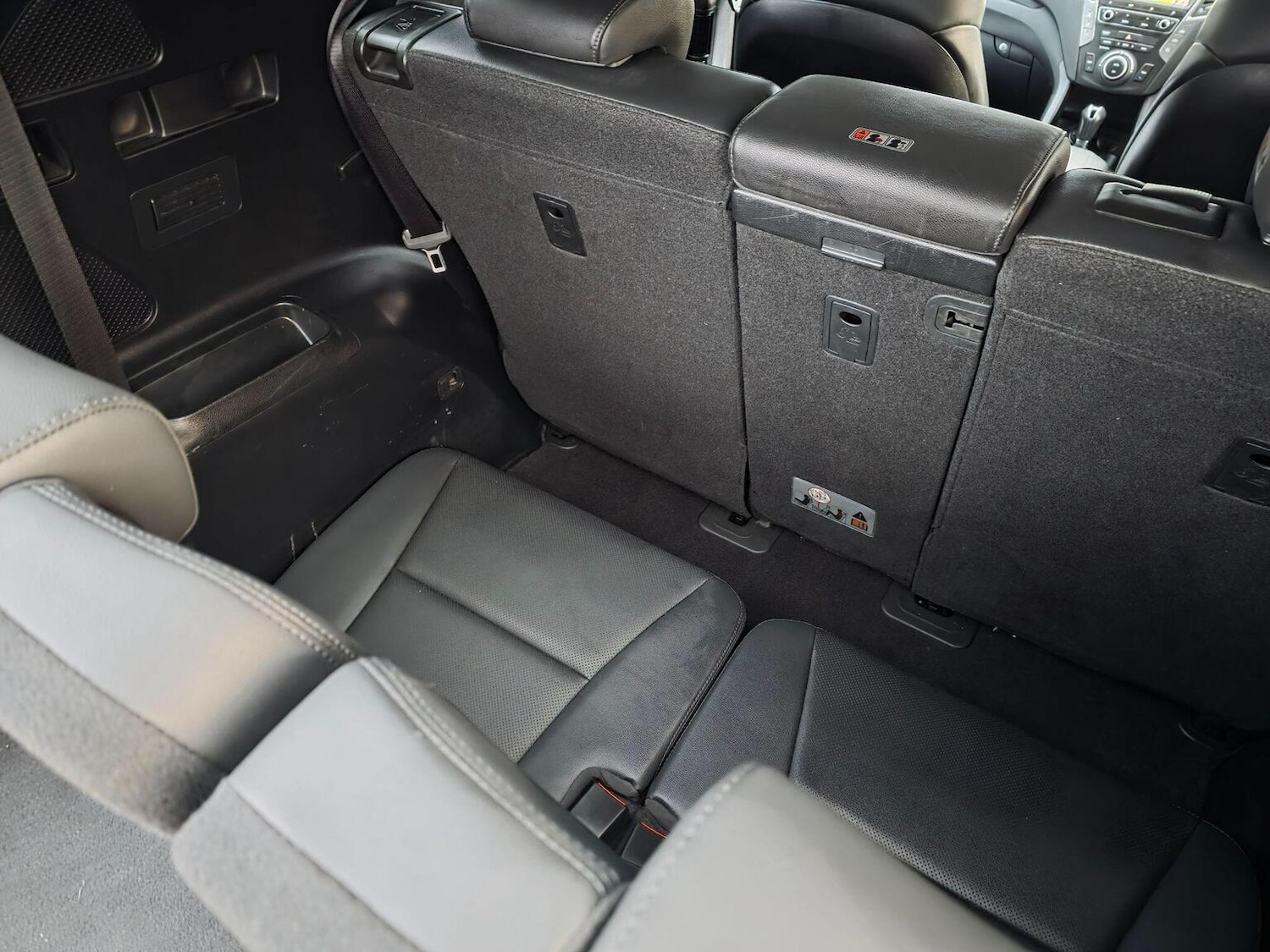 Used Hyundai Santa Fe 2017 for sale - 76974374: Photo 33