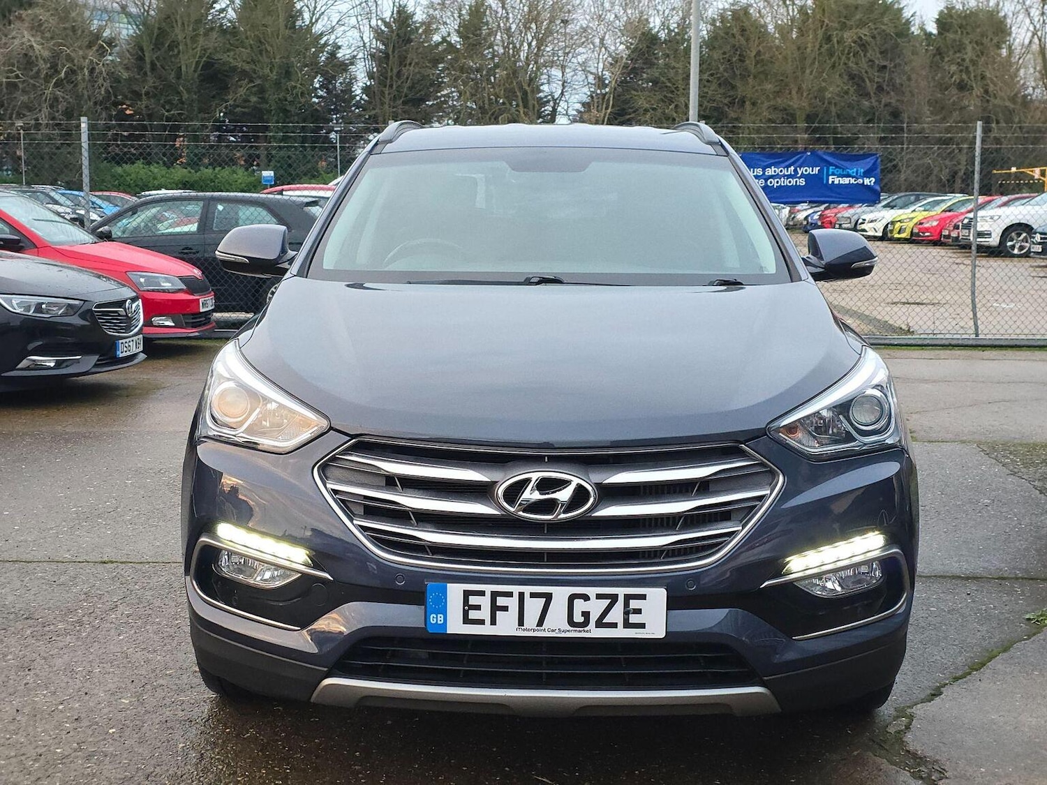 Used Hyundai Santa Fe 2017 for sale - 76974374: Photo 4