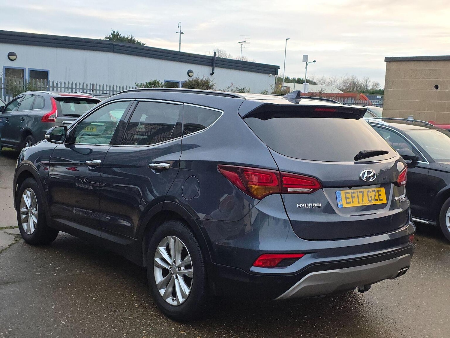 Used Hyundai Santa Fe 2017 for sale - 76974374: Photo 6