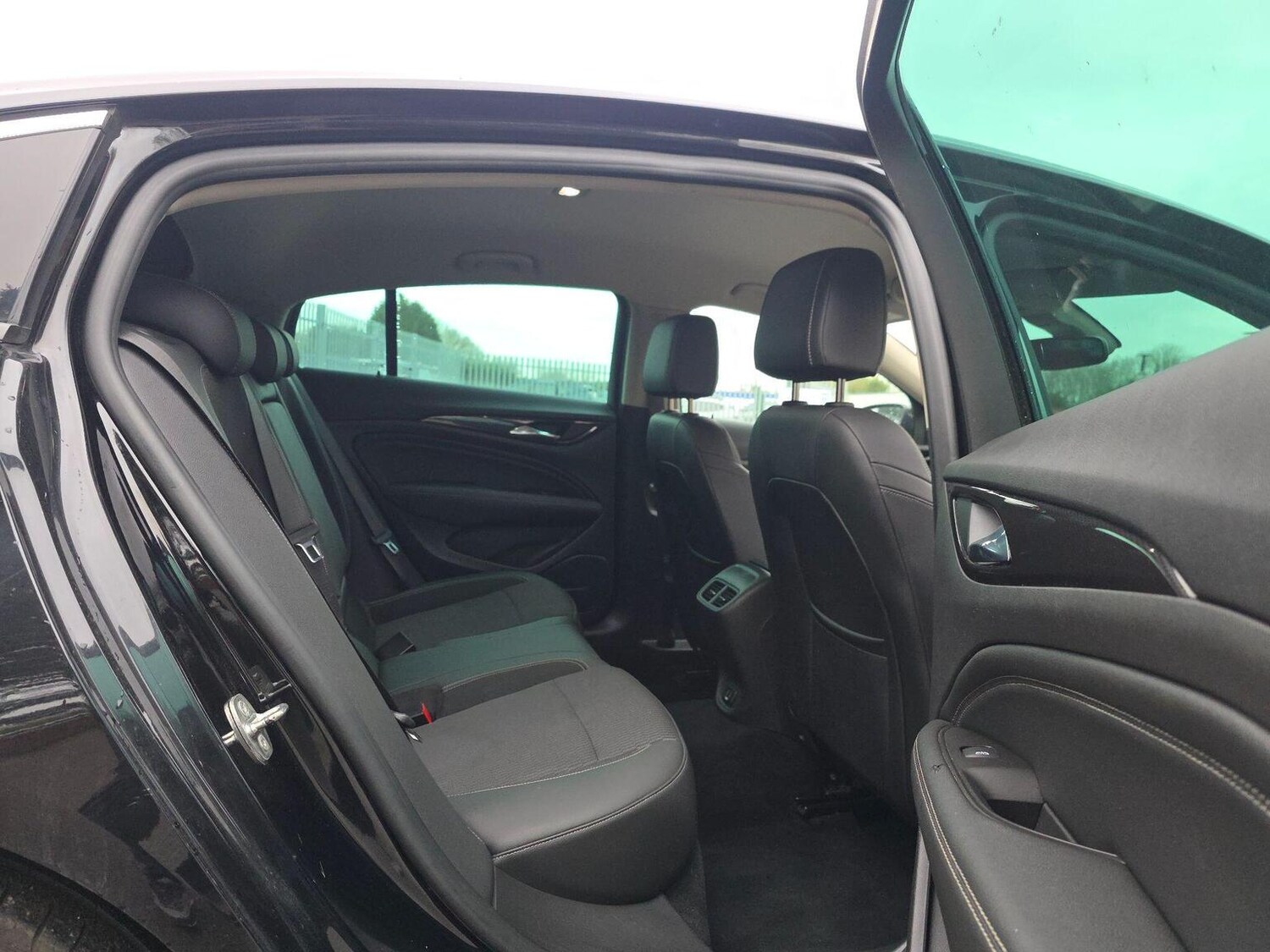 Used Vauxhall Insignia 2017 for sale - 76107360: Photo 11