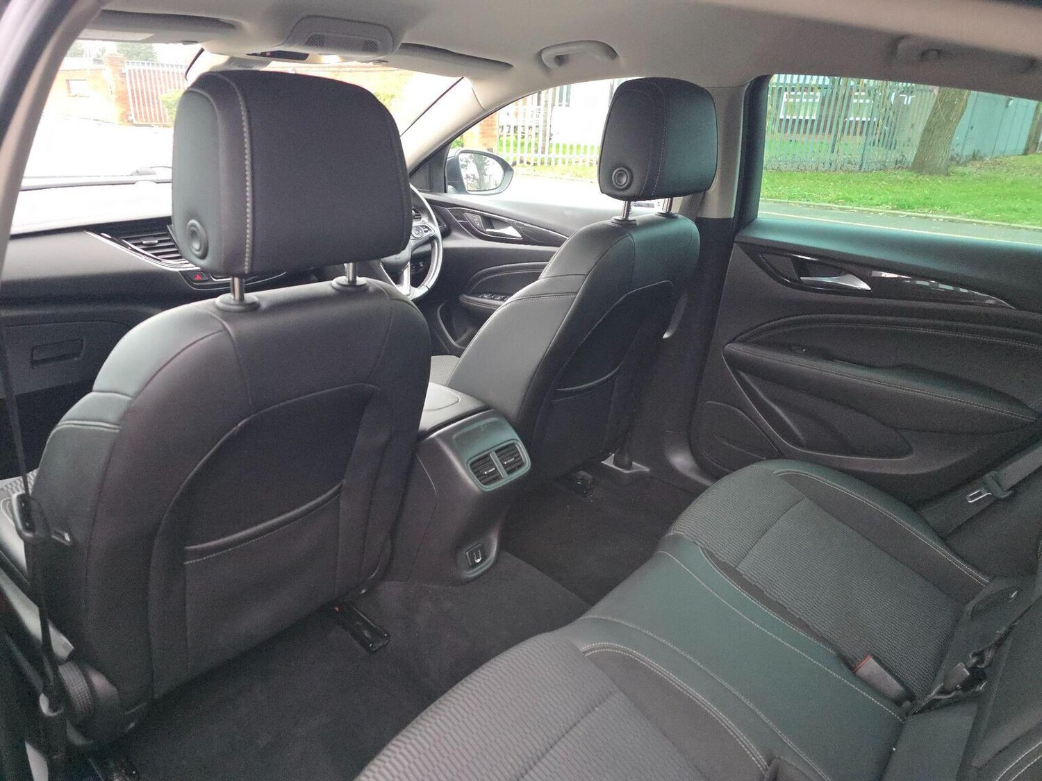 Used Vauxhall Insignia 2017 for sale - 76107360: Photo 12