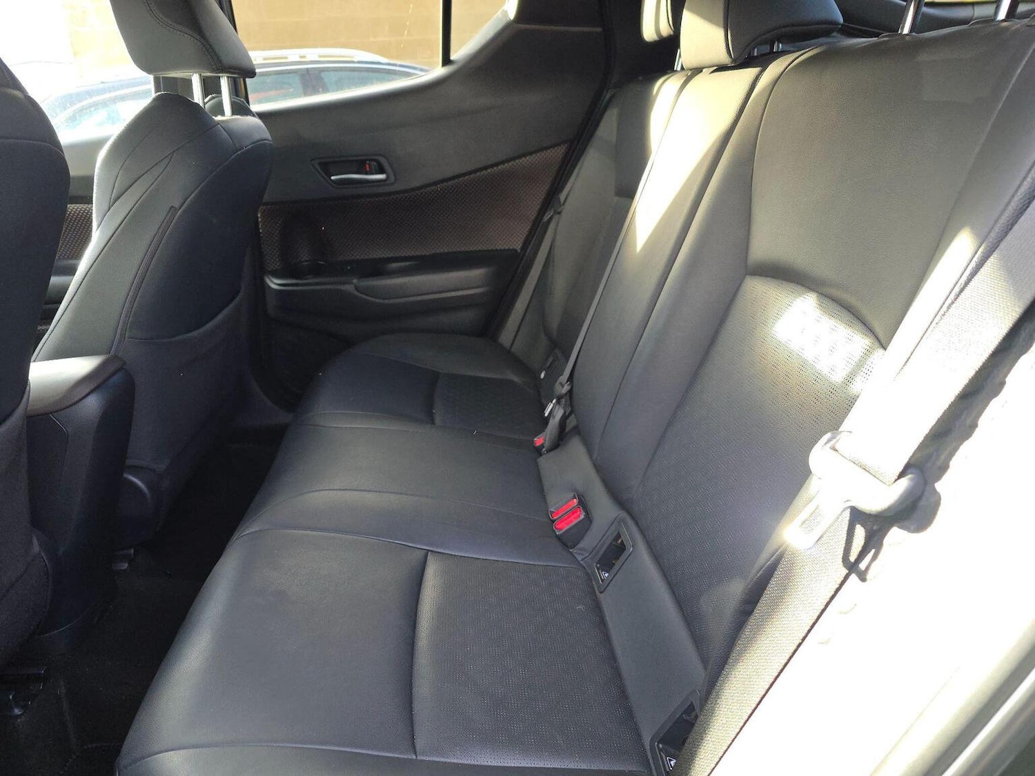 Used Toyota C-HR 2018 for sale - 76631463: Photo 15