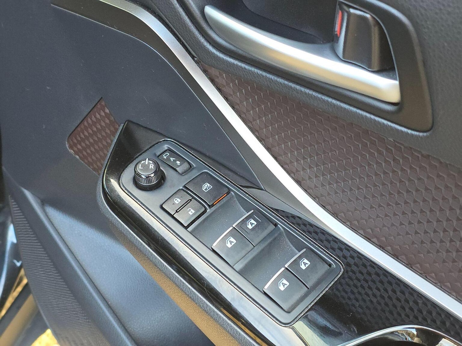 Used Toyota C-HR 2018 for sale - 76631463: Photo 18