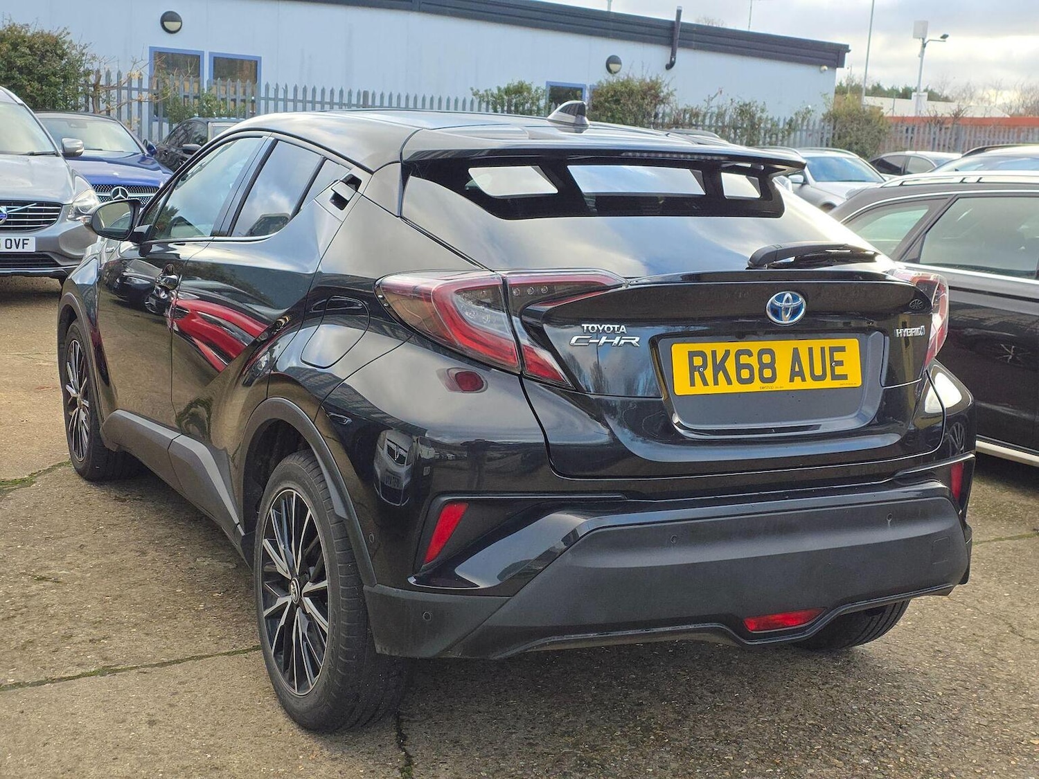 Used Toyota C-HR 2018 for sale - 76631463: Photo 3