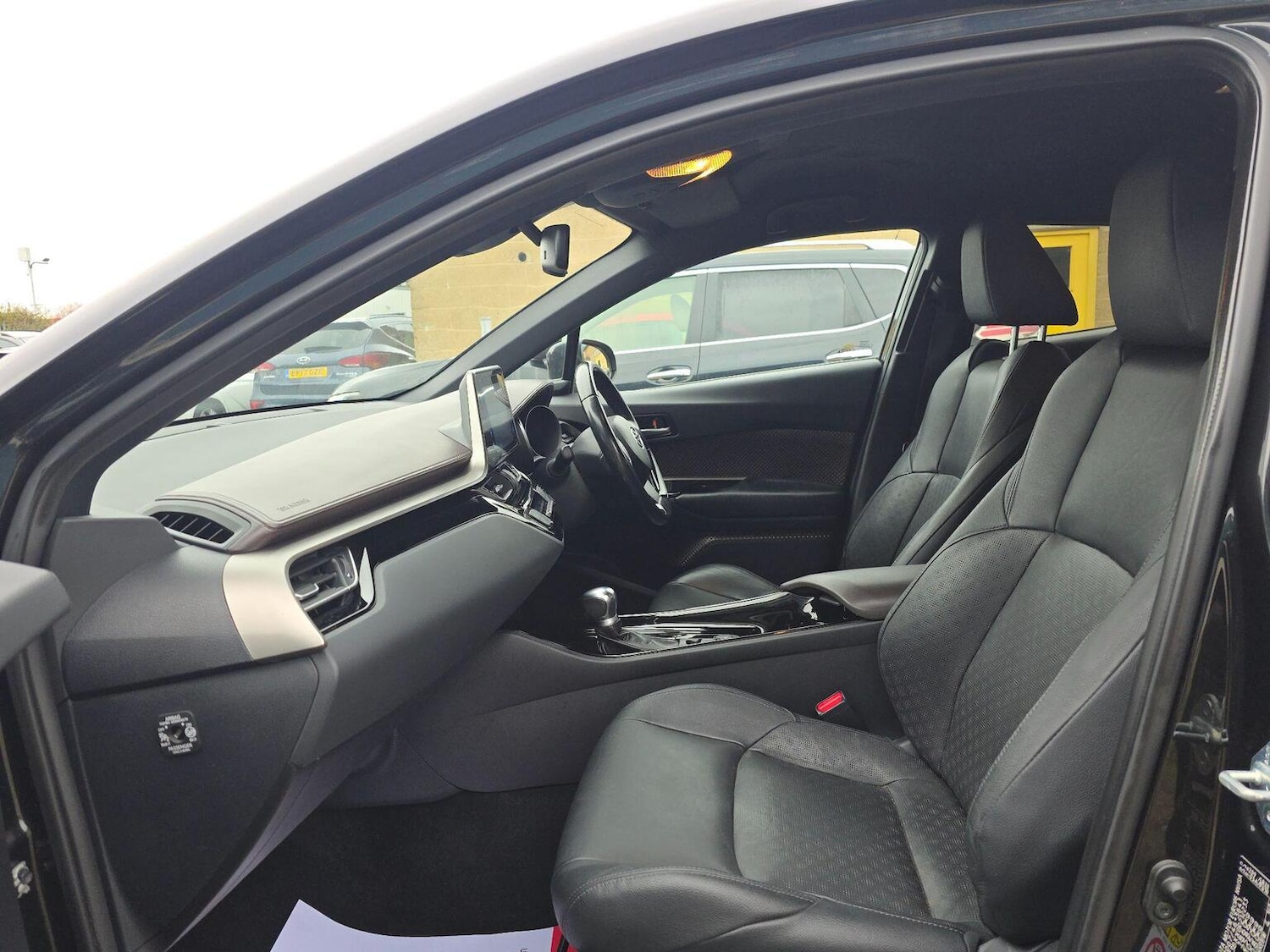 Used Toyota C-HR 2018 for sale - 76631463: Photo 39