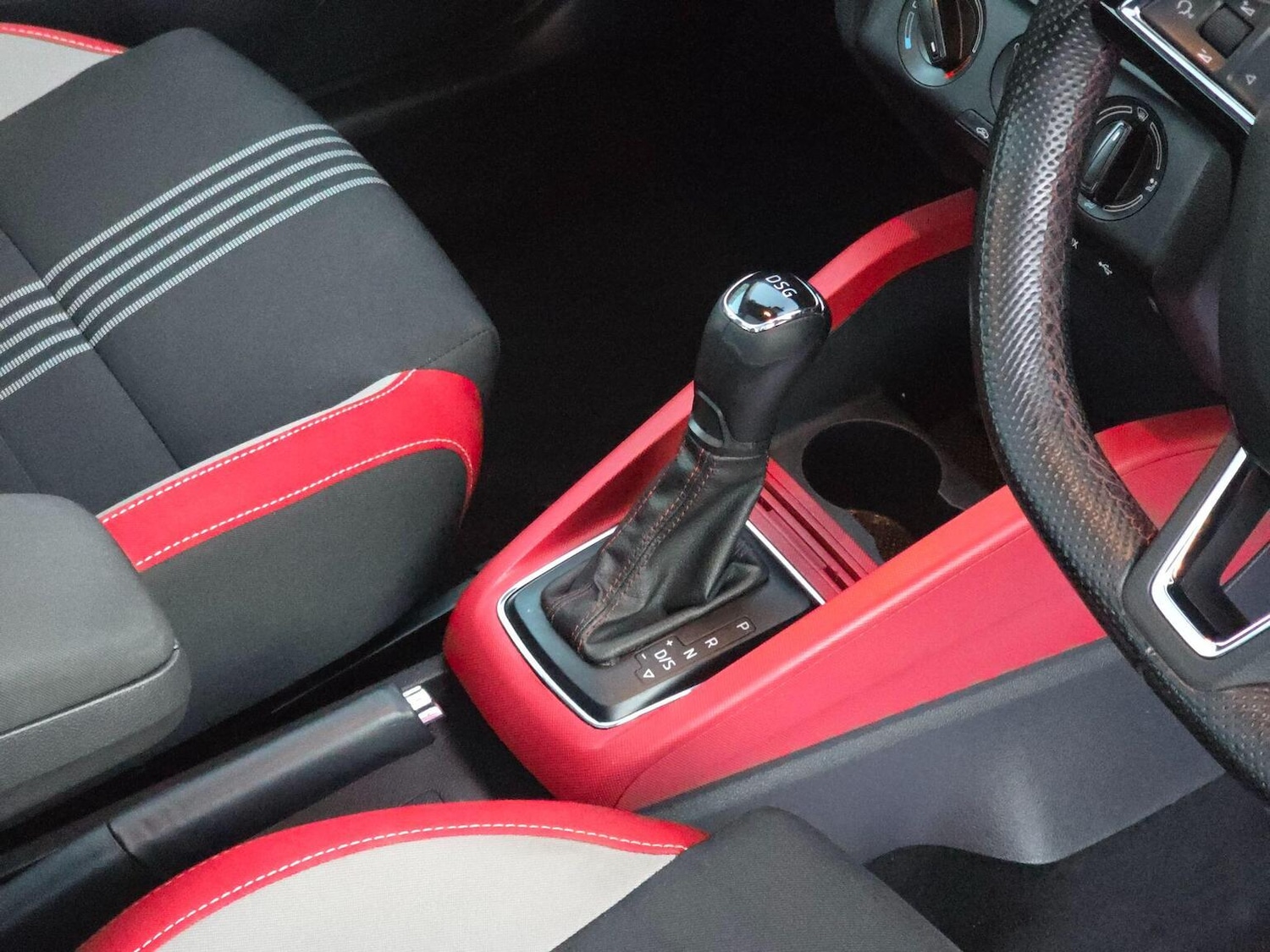 Used Skoda Fabia 2017 for sale - 77014828: Photo 2