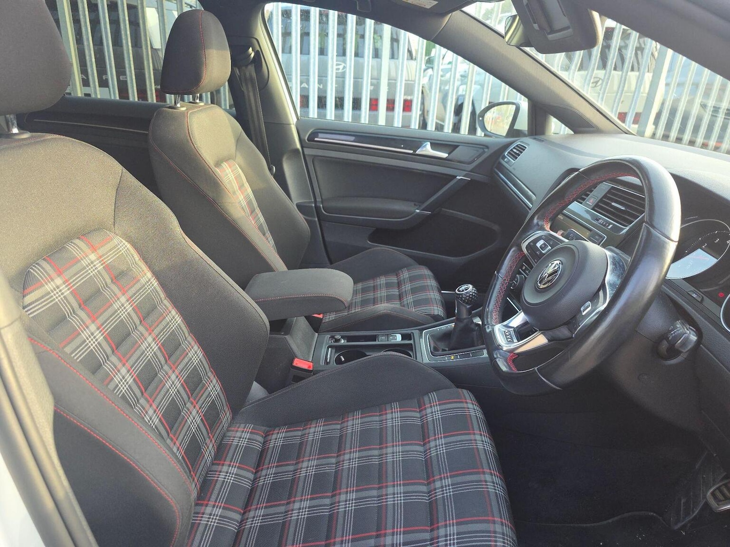 Used Volkswagen Golf 2016 for sale - 77774788: Photo 11