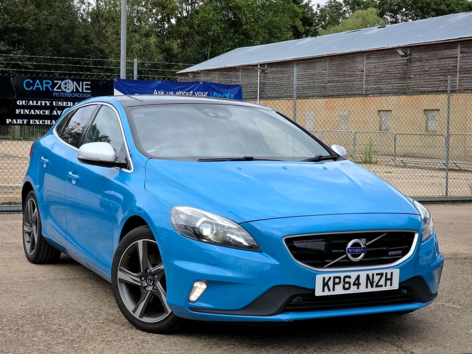 Used Volvo V40 2014 for sale - 76107319: Photo 1
