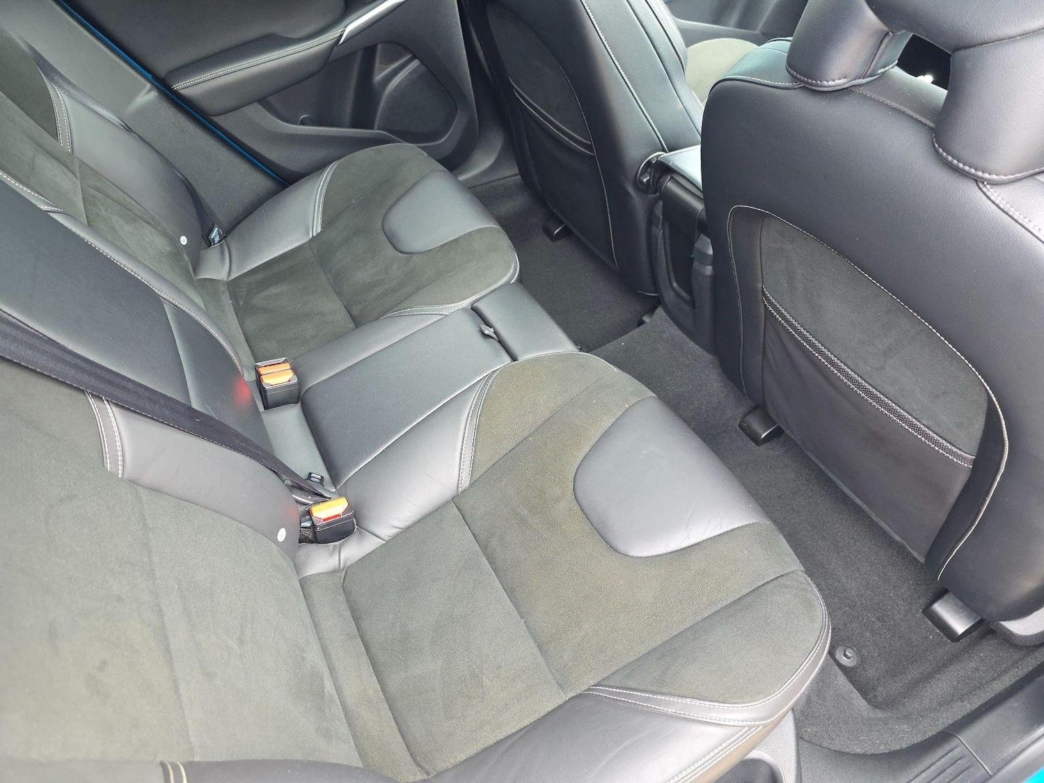 Used Volvo V40 2014 for sale - 76107319: Photo 17