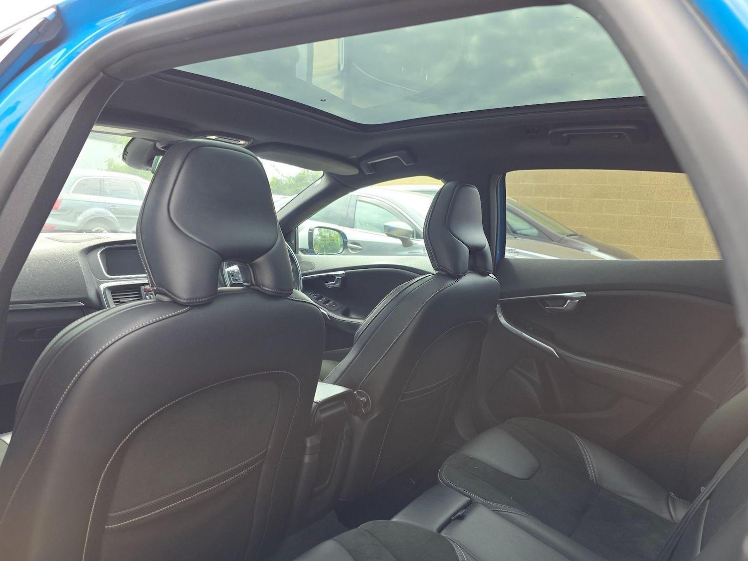 Used Volvo V40 2014 for sale - 76107319: Photo 19