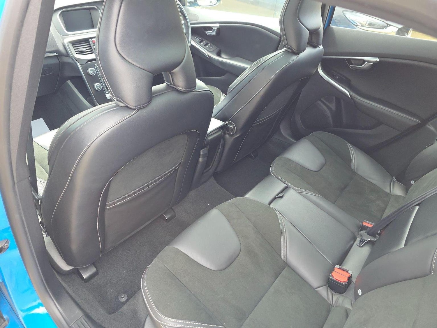 Used Volvo V40 2014 for sale - 76107319: Photo 20