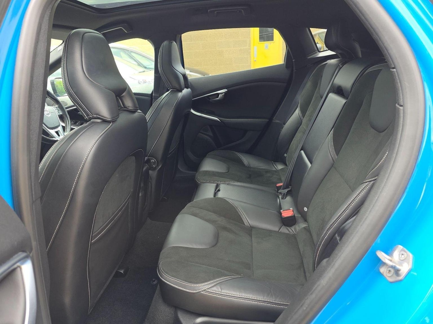 Used Volvo V40 2014 for sale - 76107319: Photo 21