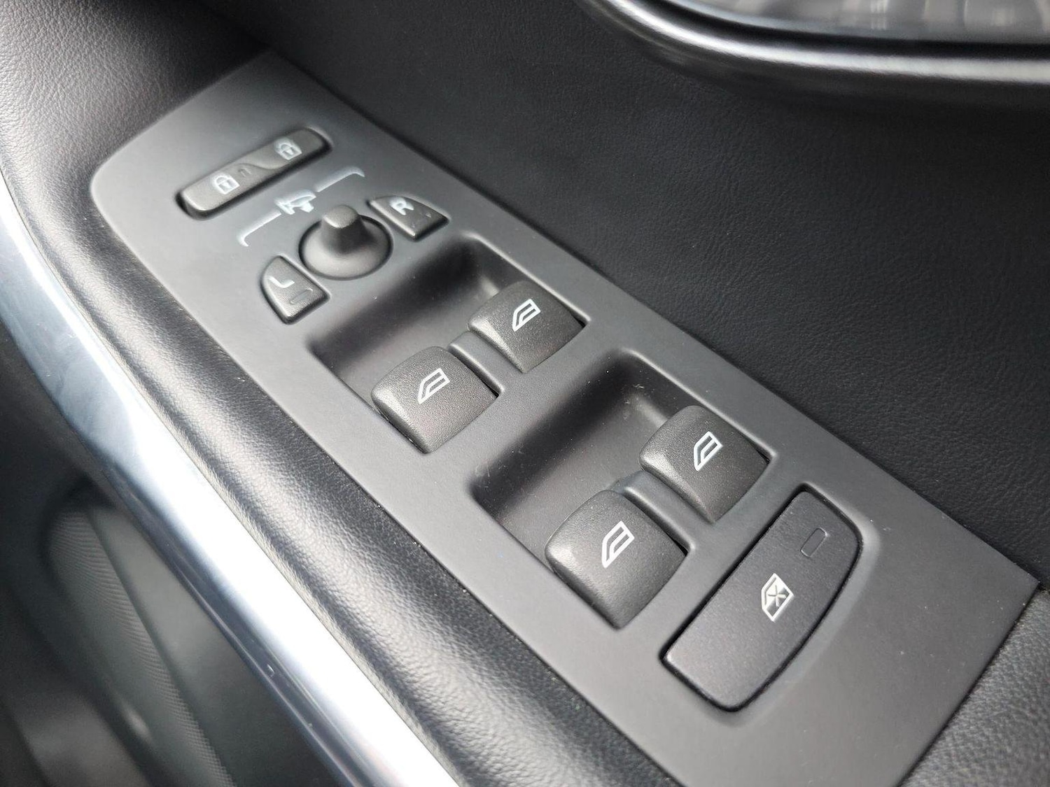 Used Volvo V40 2014 for sale - 76107319: Photo 22