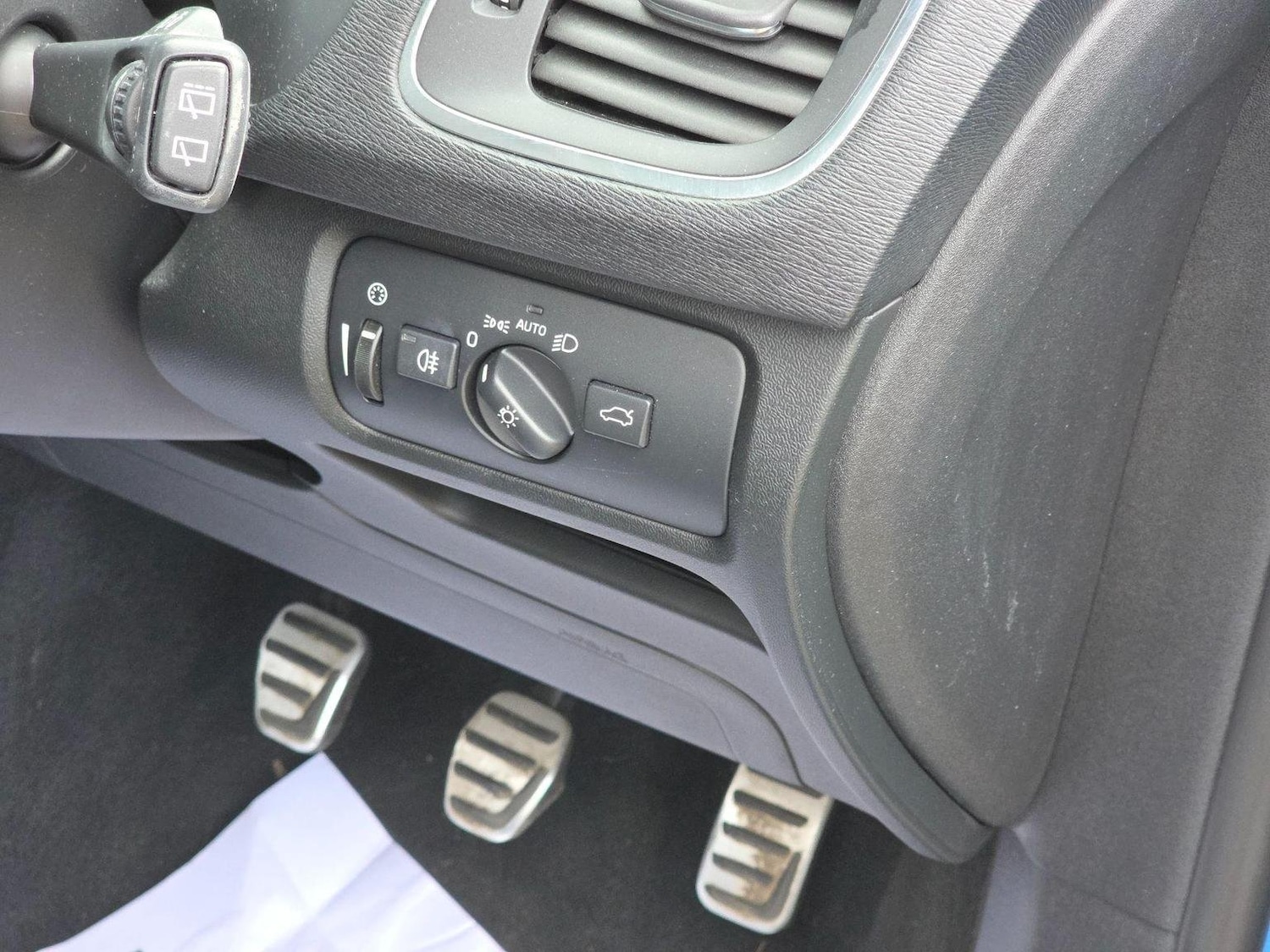 Used Volvo V40 2014 for sale - 76107319: Photo 24