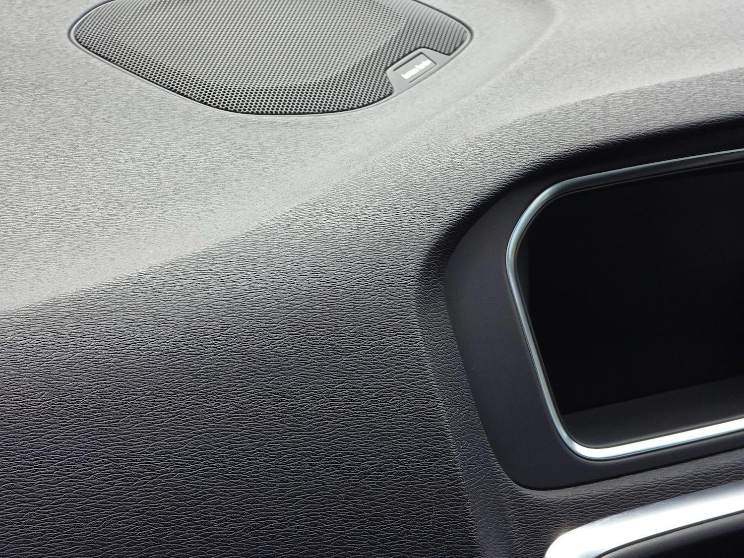 Used Volvo V40 2014 for sale - 76107319: Photo 26