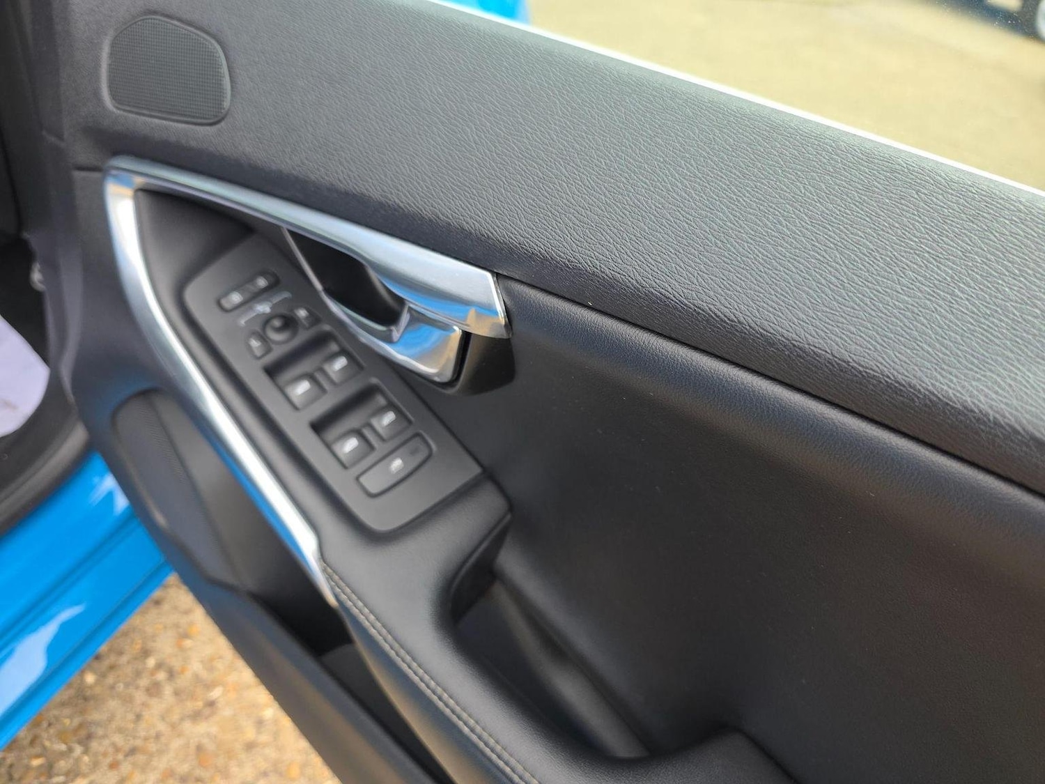 Used Volvo V40 2014 for sale - 76107319: Photo 27