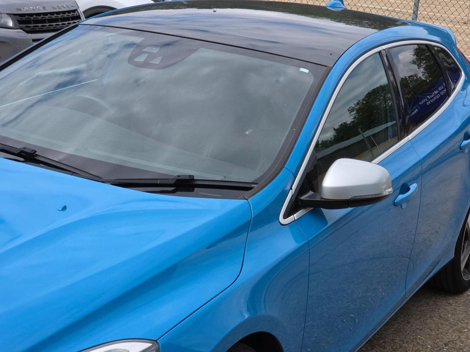 Used Volvo V40 2014 for sale - 76107319: Photo 38