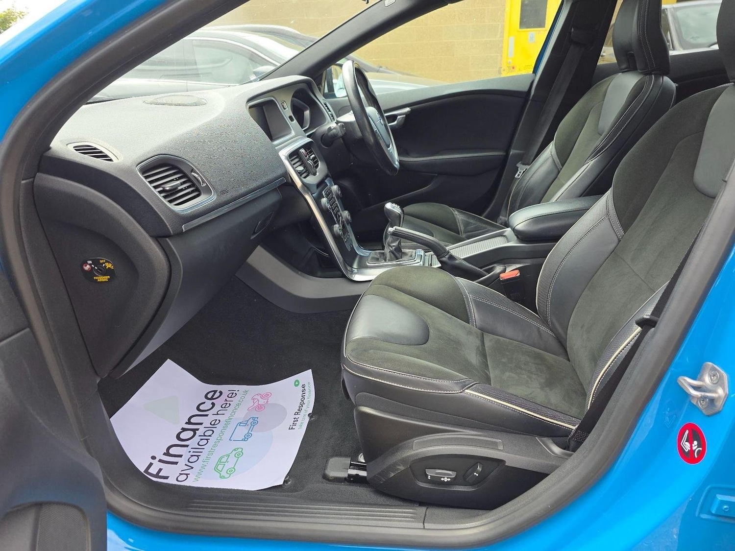 Used Volvo V40 2014 for sale - 76107319: Photo 40